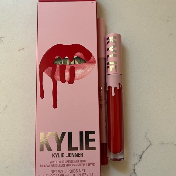 New Kylie Red Velvet Lip Kit - Picture 6 of 6
